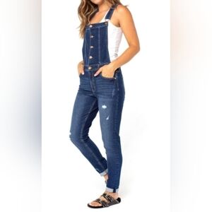 Large/13 Juniors Medium Wash Skinny Distressed Zippered 5 Pocket Overalls